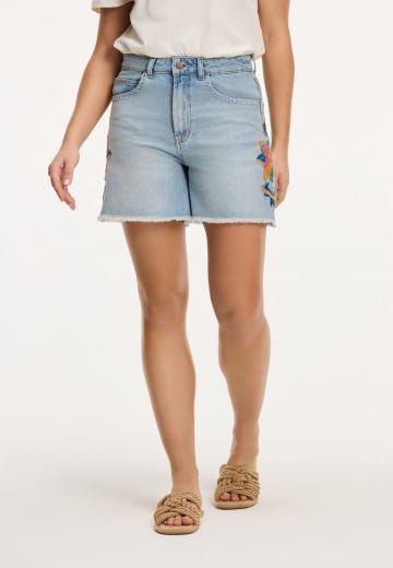 Джинсовые шорты