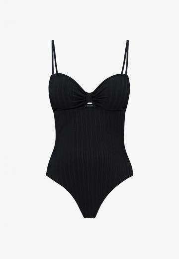 Слитный купальник