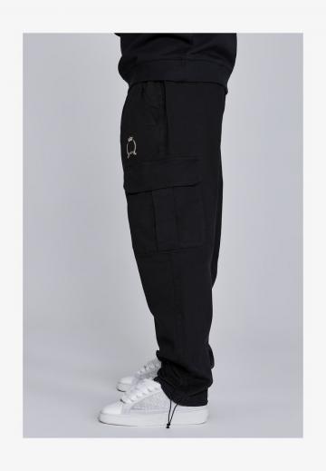 Брюки с накладными карманами