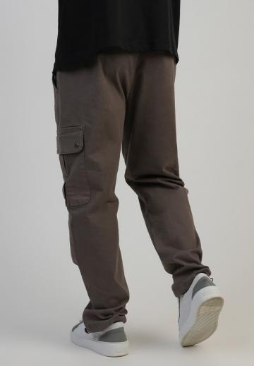 Брюки с накладными карманами