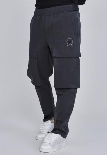 Брюки с накладными карманами