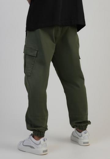Брюки с накладными карманами