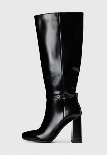 Высокие сапоги