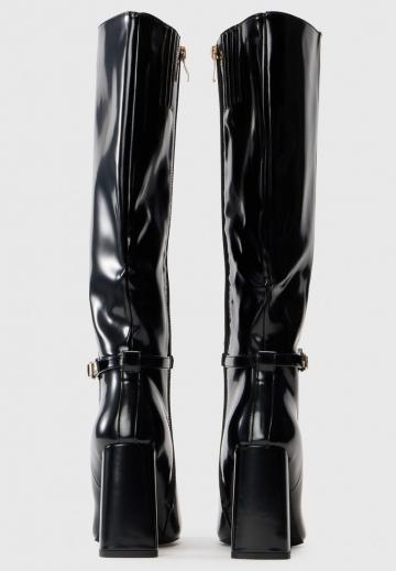 Высокие сапоги