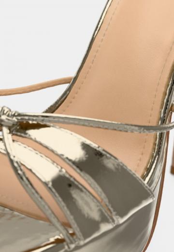 Босоножки на платформе