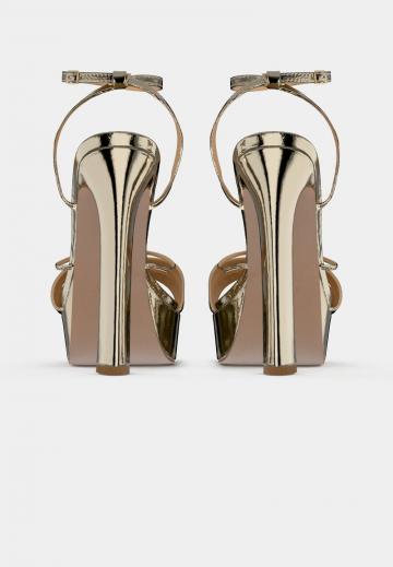 Босоножки на платформе