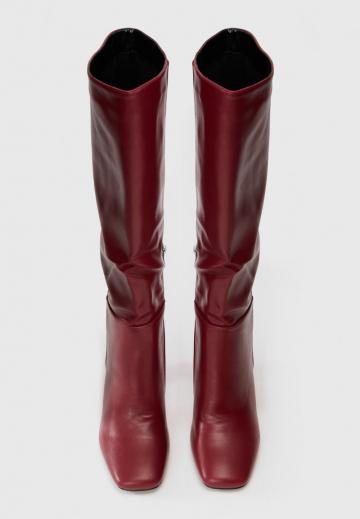 Высокие сапоги