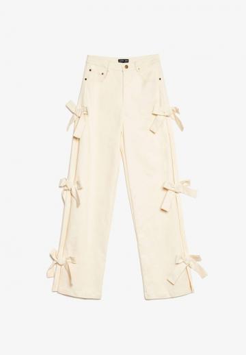 Прямые джинсы