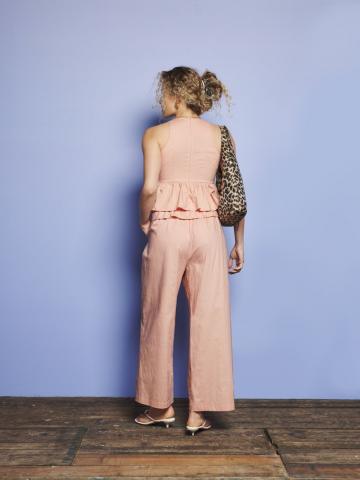 Блузка без рукавов