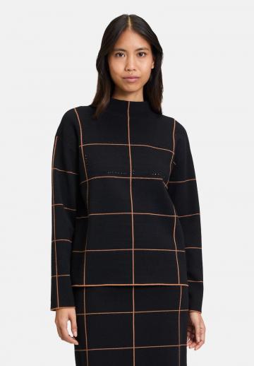 Вязаное платье