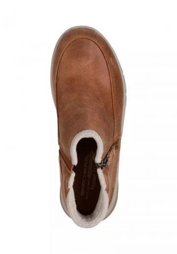 Сапожки на танкетке