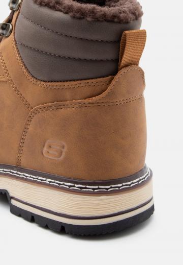 Зимние ботинки