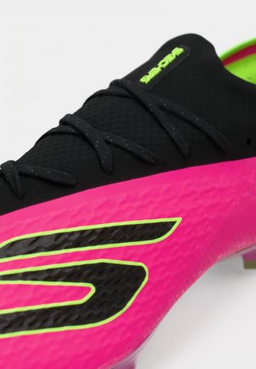 Футбольные бутсы