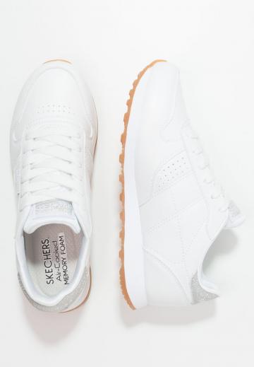 Гандбольные кроссовки