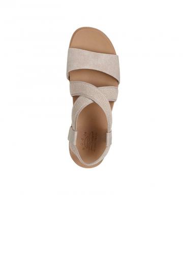 Босоножки на танкетке