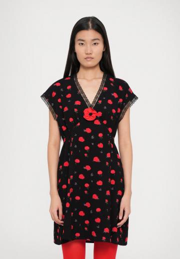 Короткое платье