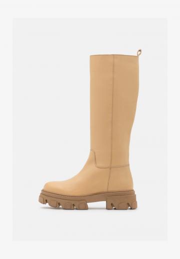 Сапоги на платформе