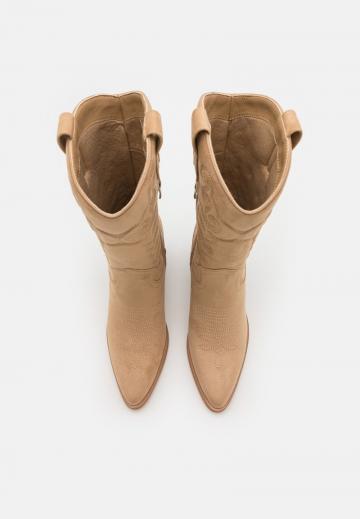 Ковбойские сапоги