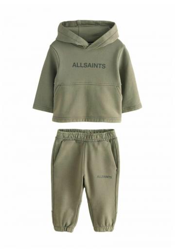 Набор одежды