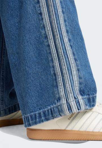 Клешеные джинсы