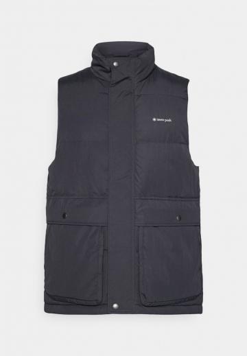 Пуховой жилет