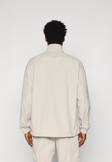 Куртка-дождевик