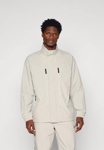 Куртка-дождевик