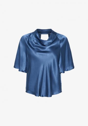 Атласная блузка