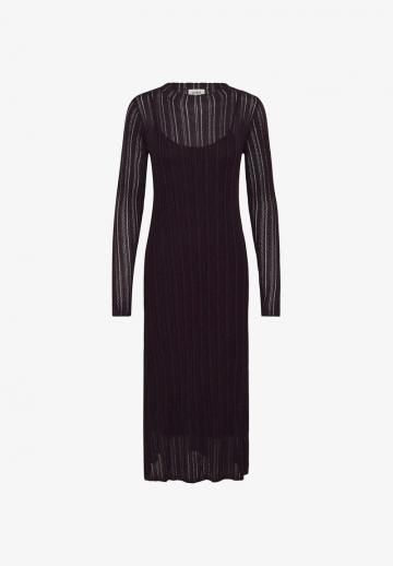 Вязаное платье