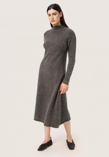 Вязаное платье