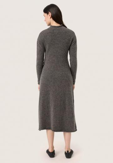 Вязаное платье