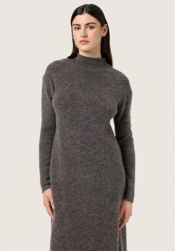 Вязаное платье