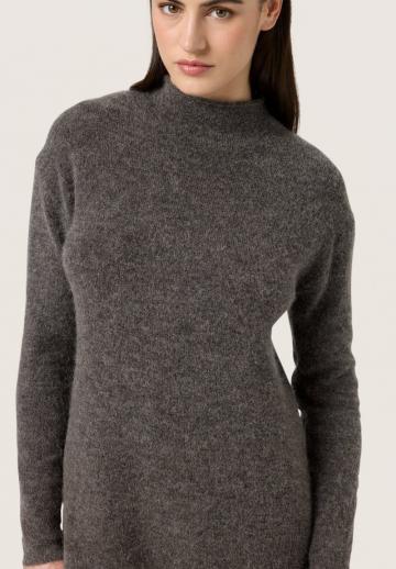 Вязаное платье