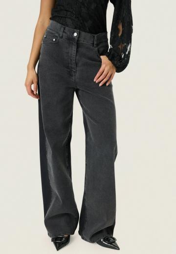 Свободные джинсы