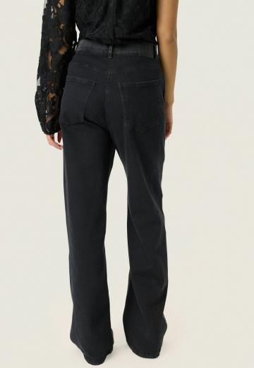 Свободные джинсы