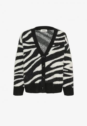 Жаккардовая вязаная кофта