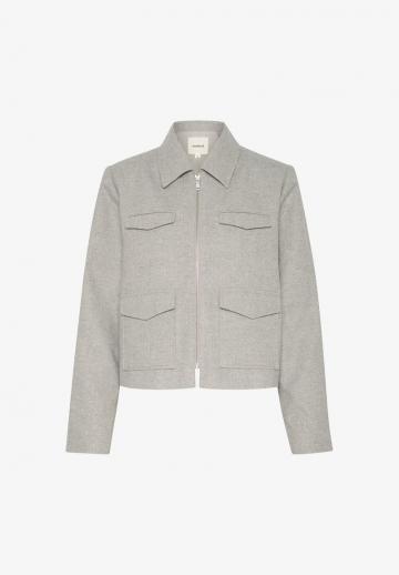 Блейзер с накладными карманами