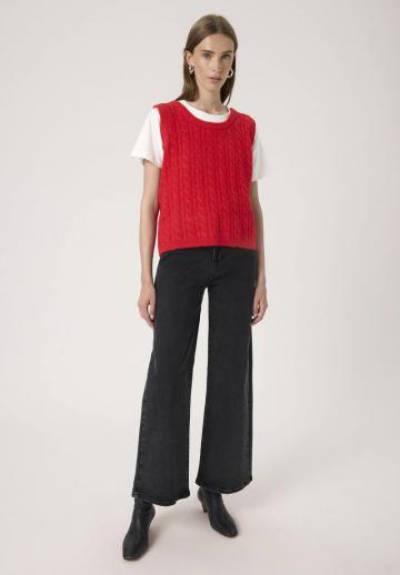 Пуловер без рукавов