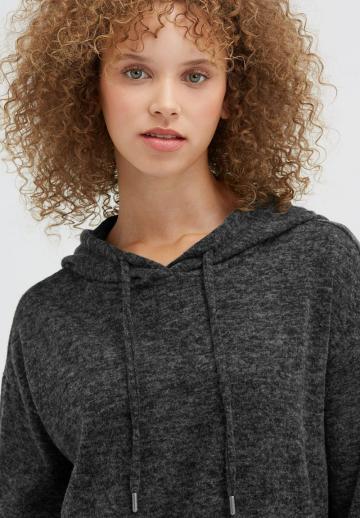 Пуловер с капюшоном