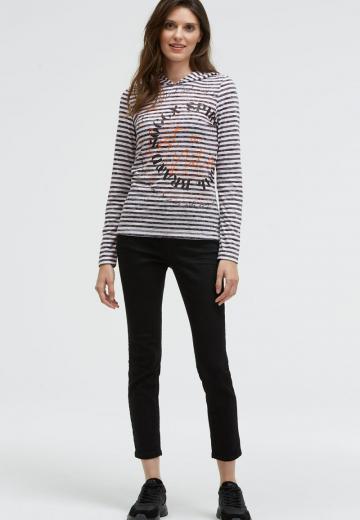 Пуловер с капюшоном