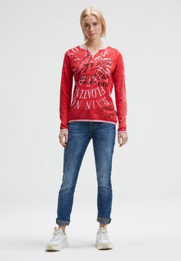 Пуловер с вырезом V