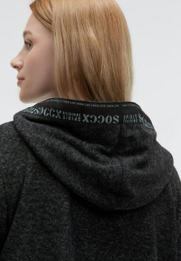 Пуловер с капюшоном