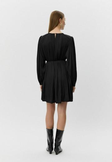 Короткое платье