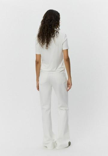 Клешеные джинсы