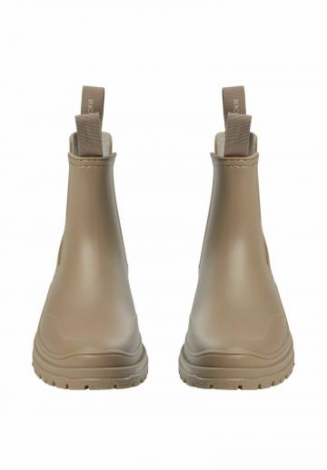 Резиновые сапоги