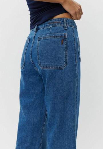 Клешеные брюки