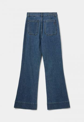 Клешеные брюки