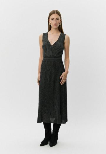 Вязаное платье