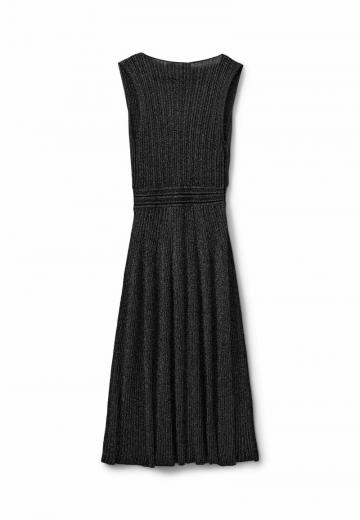 Вязаное платье