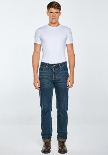 Узкие джинсы